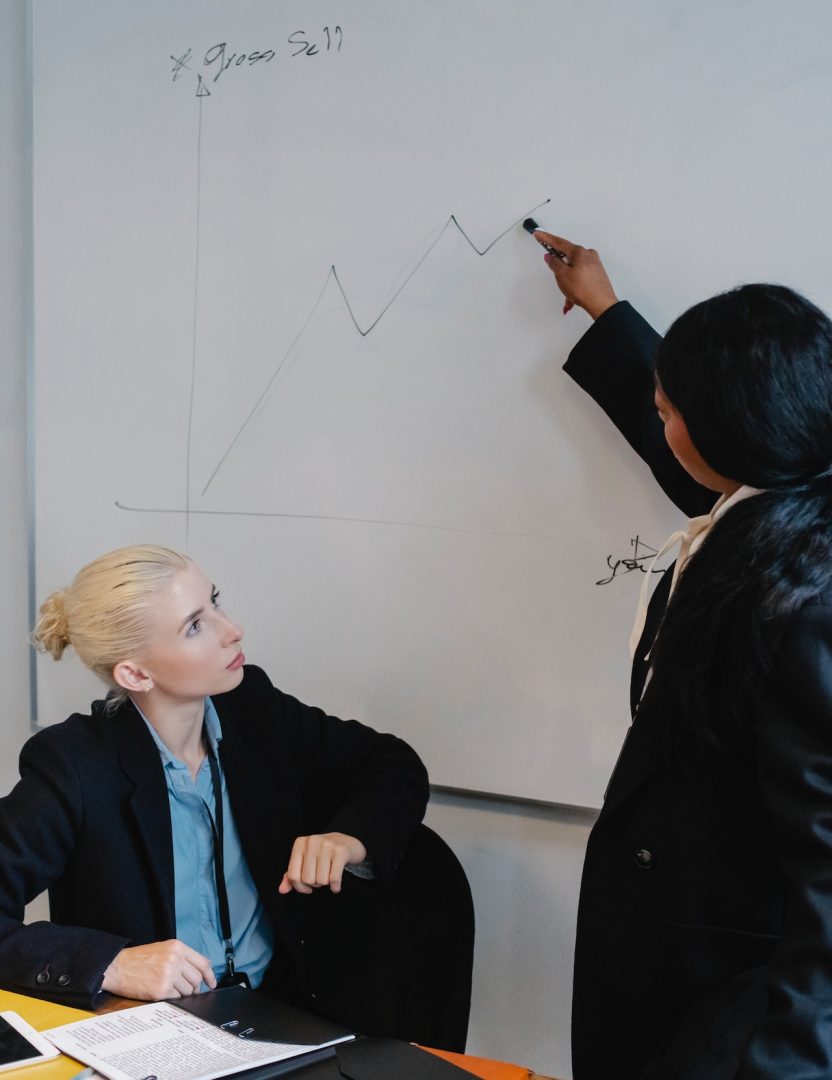 pexels-sora-shimazaki-5668776